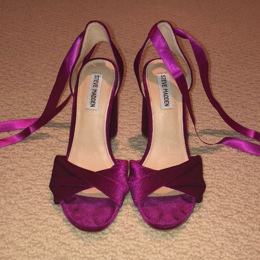 Steve Madden Clary-V Taupe Velvet Lace-Up